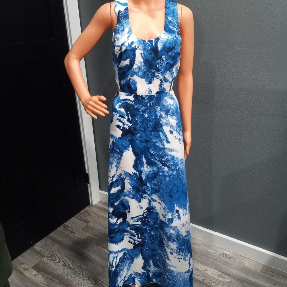 Aritzia Talula Peekaboo Maxi Dress, Blue and White Abstract print Size L